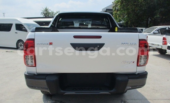 Buy Used Toyota Hilux White Car in Ezulwini in Hhohho Buy Used Toyota Hilux White Car in Ezulwini in Hhohho