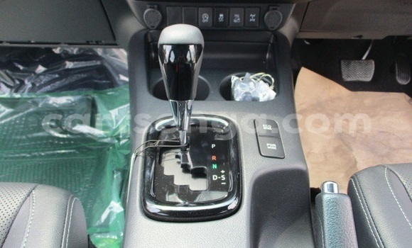 Buy Used Toyota Hilux White Car in Ezulwini in Hhohho Buy Used Toyota Hilux White Car in Ezulwini in Hhohho