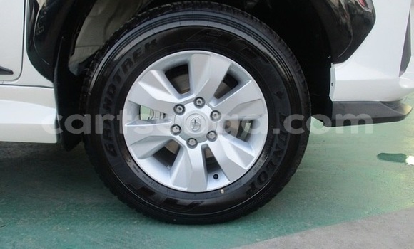 Buy Used Toyota Hilux White Car in Ezulwini in Hhohho Buy Used Toyota Hilux White Car in Ezulwini in Hhohho