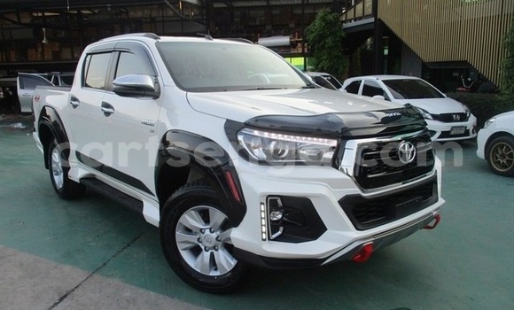 Buy Used Toyota Hilux White Car in Ezulwini in Hhohho Buy Used Toyota Hilux White Car in Ezulwini in Hhohho