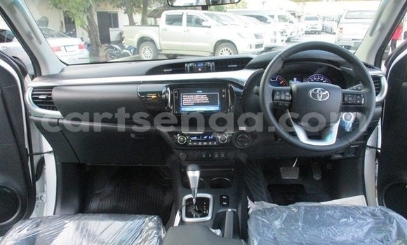 Buy Used Toyota Hilux White Car in Ezulwini in Hhohho Buy Used Toyota Hilux White Car in Ezulwini in Hhohho