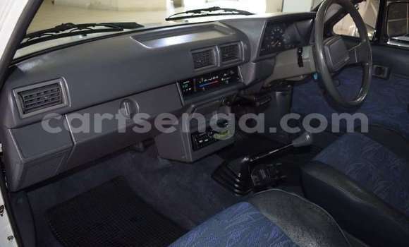 Buy Used Toyota Hilux White Car in Ezulwini in Hhohho Buy Used Toyota Hilux White Car in Ezulwini in Hhohho