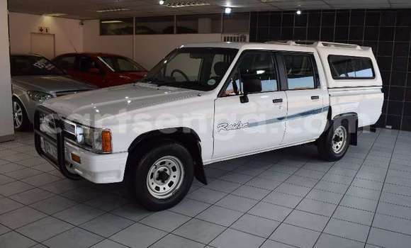 Buy Used Toyota Hilux White Car in Ezulwini in Hhohho Buy Used Toyota Hilux White Car in Ezulwini in Hhohho