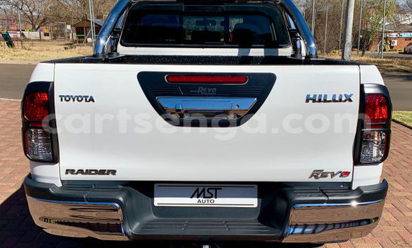 Nunua Ilio tumika Toyota Hilux White Gari ndani ya Ezulwini nchini Hhohho Nunua Ilio tumika Toyota Hilux White Gari ndani ya Ezulwini nchini Hhohho