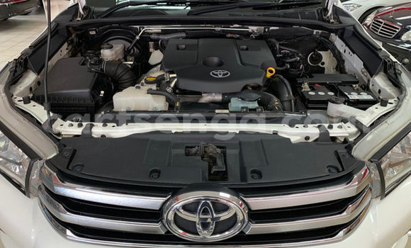 Nunua Ilio tumika Toyota Hilux White Gari ndani ya Ezulwini nchini Hhohho Nunua Ilio tumika Toyota Hilux White Gari ndani ya Ezulwini nchini Hhohho