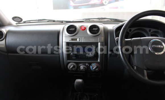 Nunua Ilio tumika Isuzu KB White Gari ndani ya Ezulwini nchini Hhohho Nunua Ilio tumika Isuzu KB White Gari ndani ya Ezulwini nchini Hhohho