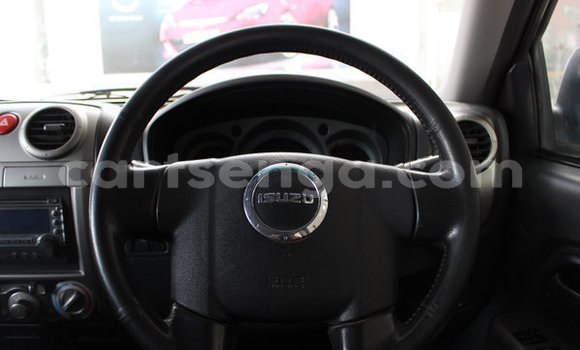 Nunua Ilio tumika Isuzu KB White Gari ndani ya Ezulwini nchini Hhohho Nunua Ilio tumika Isuzu KB White Gari ndani ya Ezulwini nchini Hhohho