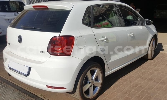 Acheter Occasion Voiture Volkswagen Polo Blanc à Big Bend, Lubombo District Acheter Occasion Voiture Volkswagen Polo Blanc à Big Bend, Lubombo District