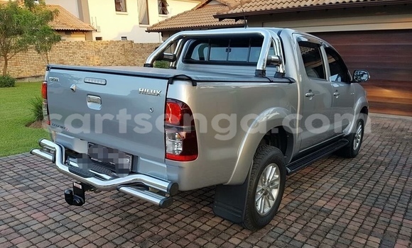 Buy Used Toyota Hilux Silver Car in Mbabane in Manzini Buy Used Toyota Hilux Silver Car in Mbabane in Manzini