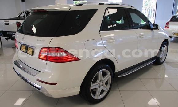 Acheter Occasion Voiture Mercedes‒Benz ML–Class Blanc à Ezulwini, Hhohho Acheter Occasion Voiture Mercedes‒Benz ML–Class Blanc à Ezulwini, Hhohho