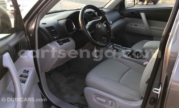 Buy Import Toyota Highlander Other Car in Import - Dubai in Hhohho Buy Import Toyota Highlander Other Car in Import - Dubai in Hhohho