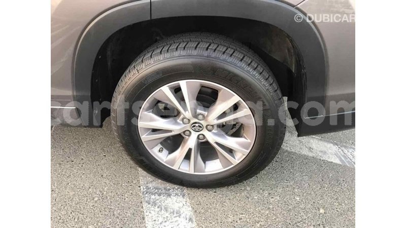 Big with watermark toyota highlander hhohho import dubai 10554