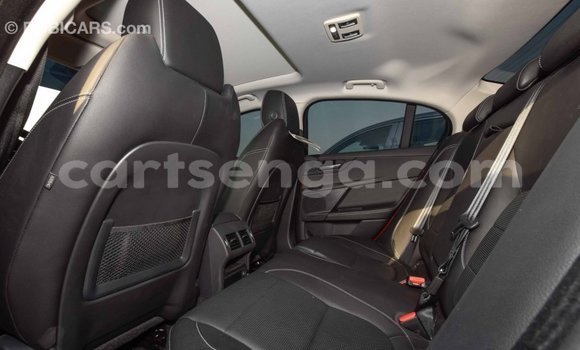 Acheter Import Voiture Jaguar XE Rouge à Import - Dubai, Hhohho Acheter Import Voiture Jaguar XE Rouge à Import - Dubai, Hhohho