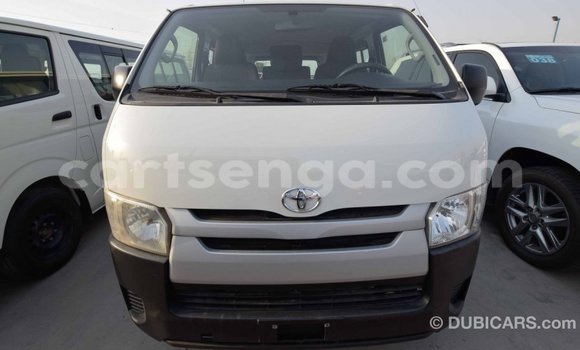 Acheter Import Voiture Toyota Hiace Blanc à Import - Dubai, Hhohho Acheter Import Voiture Toyota Hiace Blanc à Import - Dubai, Hhohho