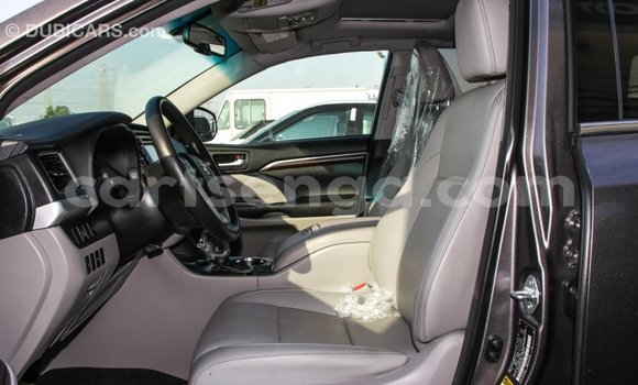 Buy Import Toyota Highlander Other Car in Import - Dubai in Hhohho Buy Import Toyota Highlander Other Car in Import - Dubai in Hhohho