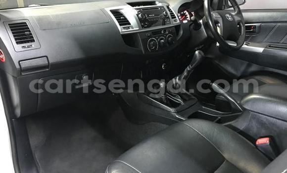 Nunua Ilio tumika Toyota Hilux White Gari ndani ya Ezulwini nchini Hhohho Nunua Ilio tumika Toyota Hilux White Gari ndani ya Ezulwini nchini Hhohho