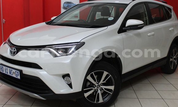 Nunua Ilio tumika Toyota RAV4 White Gari ndani ya Bulembu nchini Hhohho Nunua Ilio tumika Toyota RAV4 White Gari ndani ya Bulembu nchini Hhohho