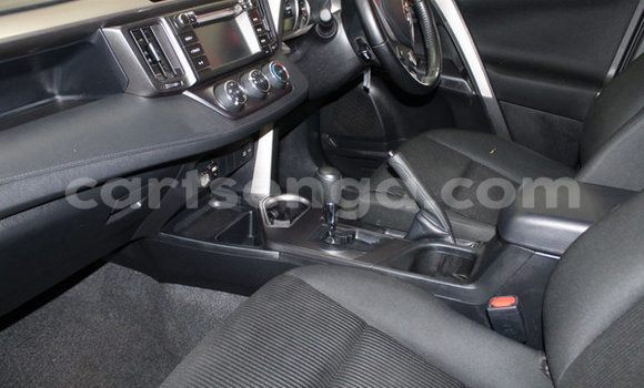 Nunua Ilio tumika Toyota RAV4 White Gari ndani ya Bulembu nchini Hhohho Nunua Ilio tumika Toyota RAV4 White Gari ndani ya Bulembu nchini Hhohho