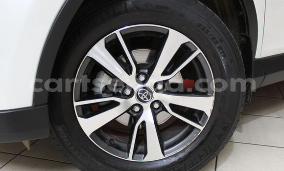 Nunua Ilio tumika Toyota RAV4 White Gari ndani ya Bulembu nchini Hhohho Nunua Ilio tumika Toyota RAV4 White Gari ndani ya Bulembu nchini Hhohho