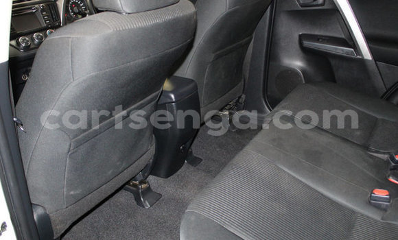 Nunua Ilio tumika Toyota RAV4 White Gari ndani ya Bulembu nchini Hhohho Nunua Ilio tumika Toyota RAV4 White Gari ndani ya Bulembu nchini Hhohho