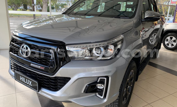 Buy Used Toyota Hilux Silver Car in Bulembu in Hhohho Buy Used Toyota Hilux Silver Car in Bulembu in Hhohho