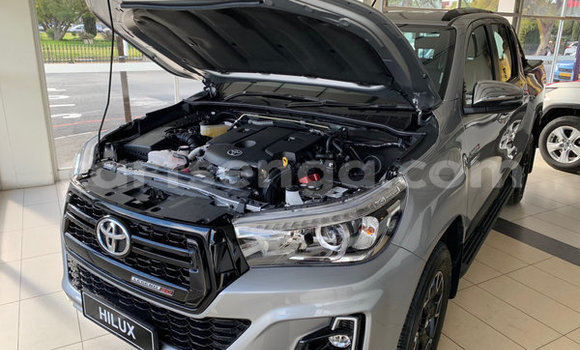 Buy Used Toyota Hilux Silver Car in Bulembu in Hhohho Buy Used Toyota Hilux Silver Car in Bulembu in Hhohho