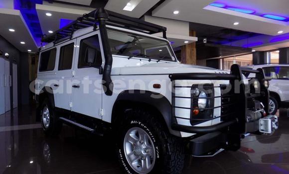 Acheter Occasion Voiture Land Rover Defender Blanc à Bulembu, Hhohho Acheter Occasion Voiture Land Rover Defender Blanc à Bulembu, Hhohho