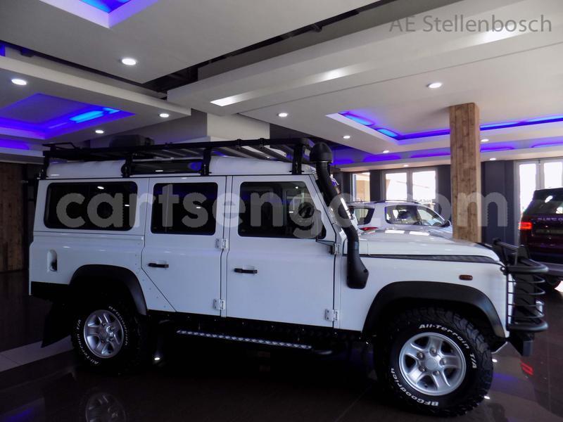Big with watermark land rover defender hhohho bulembu 10625