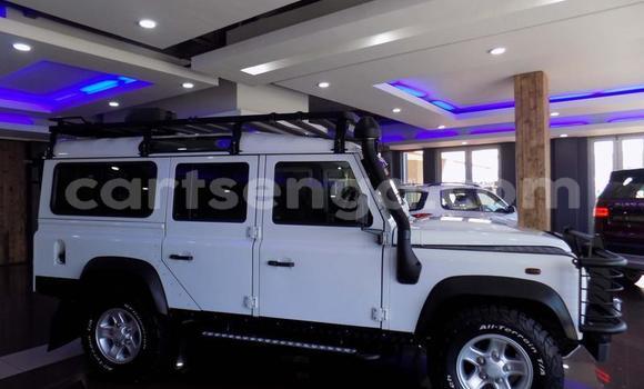 Acheter Occasion Voiture Land Rover Defender Blanc à Bulembu, Hhohho Acheter Occasion Voiture Land Rover Defender Blanc à Bulembu, Hhohho