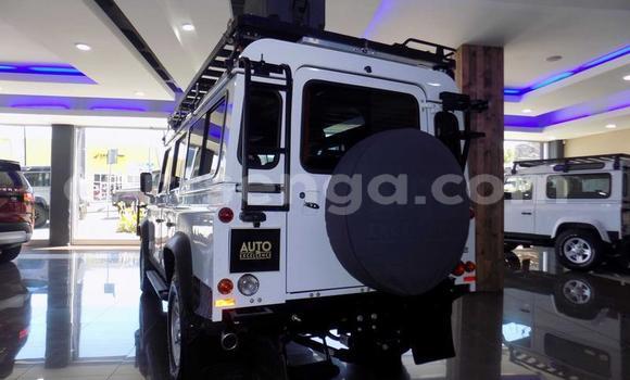 Acheter Occasion Voiture Land Rover Defender Blanc à Bulembu, Hhohho Acheter Occasion Voiture Land Rover Defender Blanc à Bulembu, Hhohho