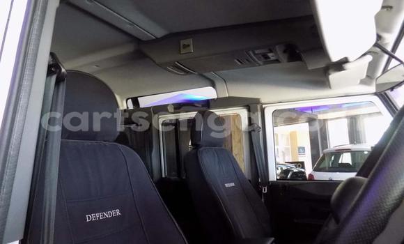 Acheter Occasion Voiture Land Rover Defender Blanc à Bulembu, Hhohho Acheter Occasion Voiture Land Rover Defender Blanc à Bulembu, Hhohho