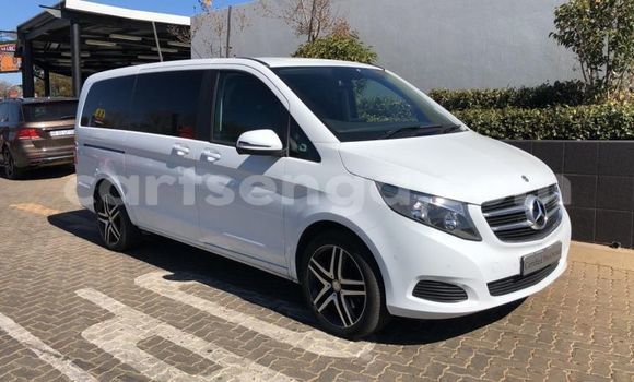Acheter Occasion Voiture Mercedes‒Benz Viano Blanc à Big Bend, Lubombo District Acheter Occasion Voiture Mercedes‒Benz Viano Blanc à Big Bend, Lubombo District