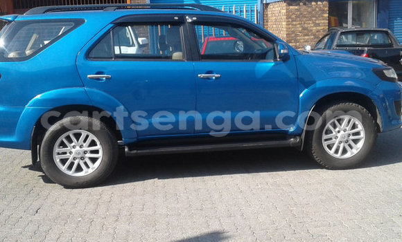 Nunua Ilio tumika Toyota Fortuner Blue Gari ndani ya Bulembu nchini Hhohho Nunua Ilio tumika Toyota Fortuner Blue Gari ndani ya Bulembu nchini Hhohho