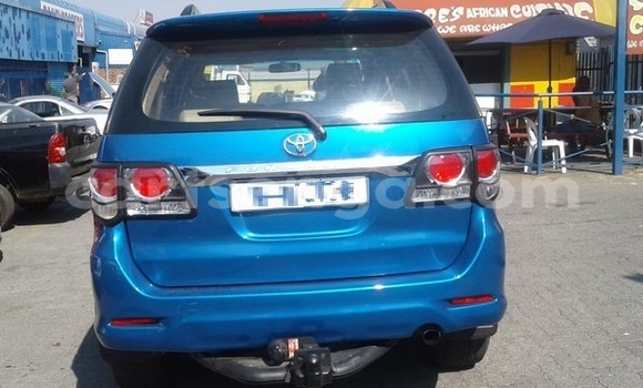 Nunua Ilio tumika Toyota Fortuner Blue Gari ndani ya Bulembu nchini Hhohho Nunua Ilio tumika Toyota Fortuner Blue Gari ndani ya Bulembu nchini Hhohho