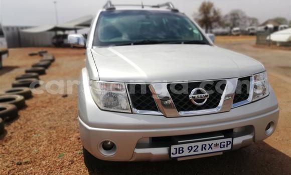 Buy Used Nissan Navara Silver Car in Bulembu in Hhohho Buy Used Nissan Navara Silver Car in Bulembu in Hhohho