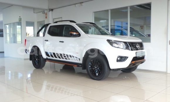 Buy Used Nissan Navara White Car in Big Bend in Lubombo Buy Used Nissan Navara White Car in Big Bend in Lubombo