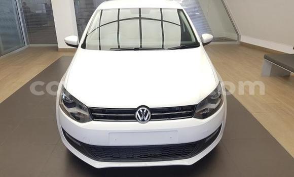 Nunua Ilio tumika Volkswagen Polo White Gari ndani ya Manzini nchini Manzini Nunua Ilio tumika Volkswagen Polo White Gari ndani ya Manzini nchini Manzini