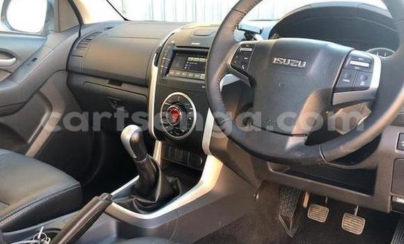 Buy Used Isuzu KB Silver Car in Bulembu in Hhohho Buy Used Isuzu KB Silver Car in Bulembu in Hhohho