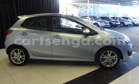 Nunua Ilio tumika Mazda 2 Blue Gari ndani ya Ezulwini nchini Hhohho Nunua Ilio tumika Mazda 2 Blue Gari ndani ya Ezulwini nchini Hhohho