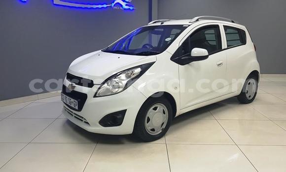 Nunua Ilio tumika Chevrolet Spark White Gari ndani ya Manzini nchini Manzini Nunua Ilio tumika Chevrolet Spark White Gari ndani ya Manzini nchini Manzini