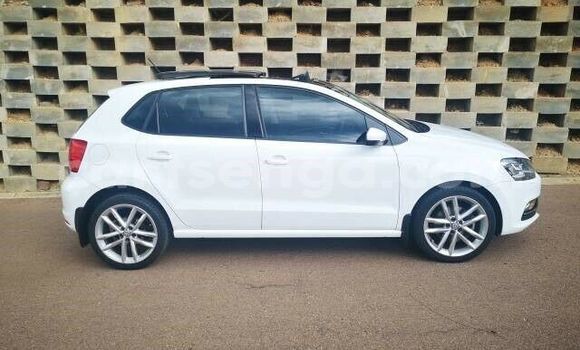 Acheter Occasion Voiture Volkswagen Polo Blanc à Bulembu, Hhohho Acheter Occasion Voiture Volkswagen Polo Blanc à Bulembu, Hhohho