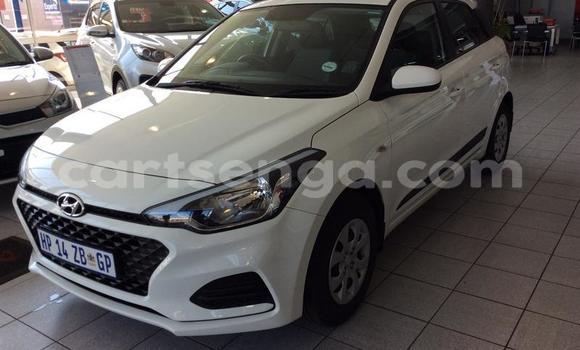 Acheter Occasion Voiture Hyundai i20 Blanc à Manzini, Manzini Acheter Occasion Voiture Hyundai i20 Blanc à Manzini, Manzini