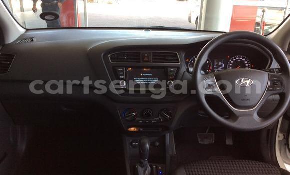 Acheter Occasion Voiture Hyundai i20 Blanc à Manzini, Manzini Acheter Occasion Voiture Hyundai i20 Blanc à Manzini, Manzini