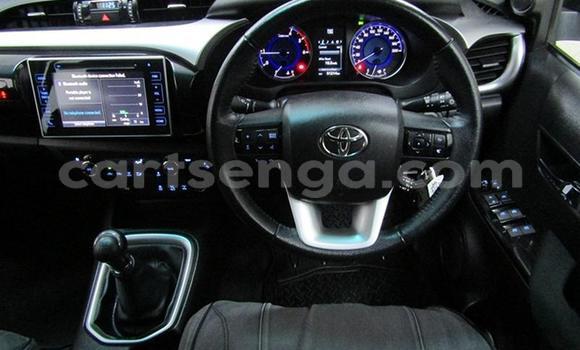 Acheter Occasion Voiture Toyota Hilux Blanc à Mbabane, Manzini Acheter Occasion Voiture Toyota Hilux Blanc à Mbabane, Manzini