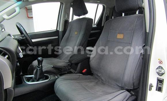 Acheter Occasion Voiture Toyota Hilux Blanc à Mbabane, Manzini Acheter Occasion Voiture Toyota Hilux Blanc à Mbabane, Manzini