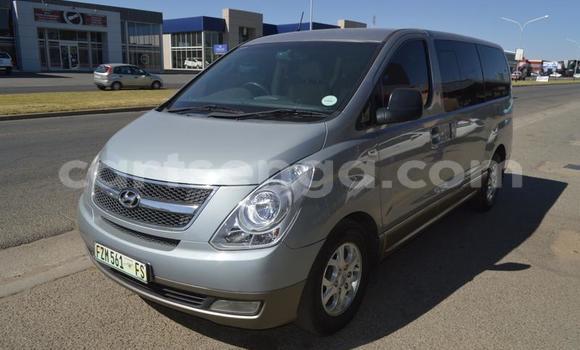 Nunua Ilio tumika Hyundai H1 White Gari ndani ya Mbabane nchini Manzini Nunua Ilio tumika Hyundai H1 White Gari ndani ya Mbabane nchini Manzini