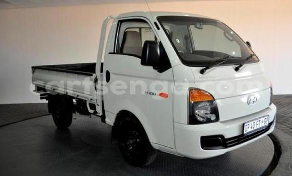 Nunua Ilio tumika Hyundai H200 White Gari ndani ya Ezulwini nchini Hhohho Nunua Ilio tumika Hyundai H200 White Gari ndani ya Ezulwini nchini Hhohho