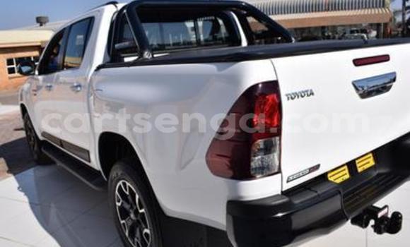 Acheter Occasion Voiture Toyota Hilux Blanc à Bulembu, Hhohho Acheter Occasion Voiture Toyota Hilux Blanc à Bulembu, Hhohho