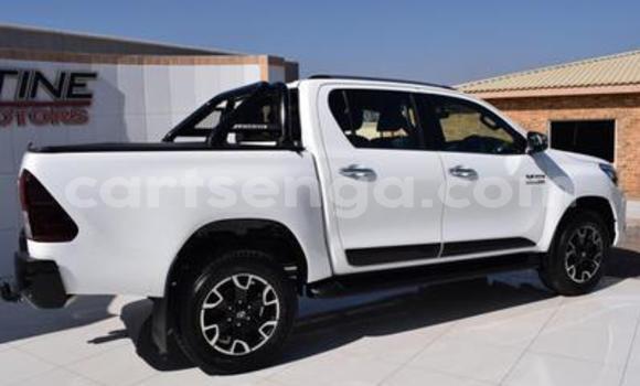 Acheter Occasion Voiture Toyota Hilux Blanc à Bulembu, Hhohho Acheter Occasion Voiture Toyota Hilux Blanc à Bulembu, Hhohho