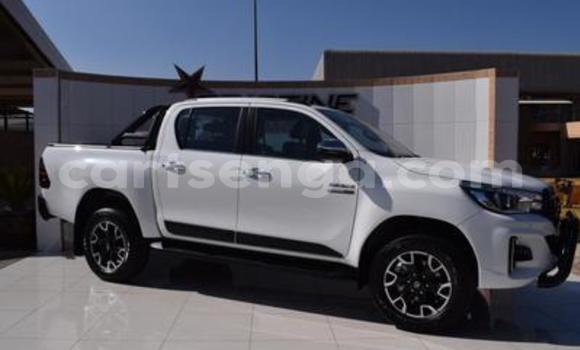 Acheter Occasion Voiture Toyota Hilux Blanc à Bulembu, Hhohho Acheter Occasion Voiture Toyota Hilux Blanc à Bulembu, Hhohho